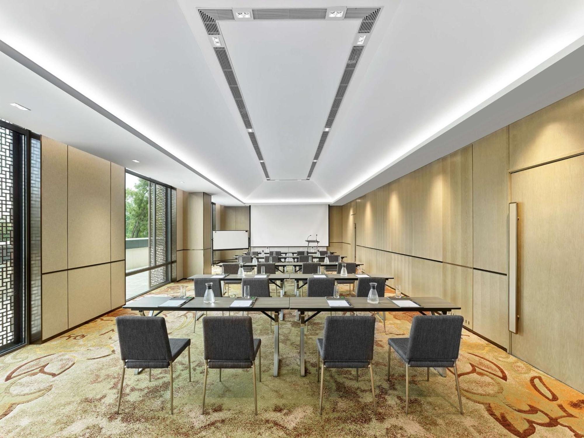 Doubletree By Hilton Beijing Badaling Hotel Yanqing ภายนอก รูปภาพ
